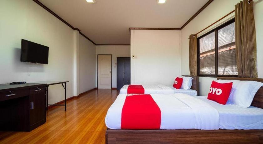 Oyo 836 Pk Residence Sattahip Exterior foto