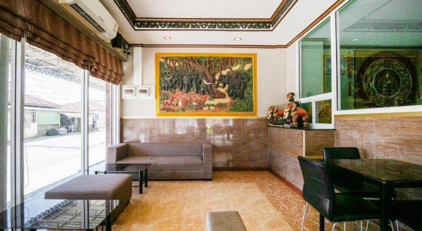 Oyo 836 Pk Residence Sattahip Exterior foto