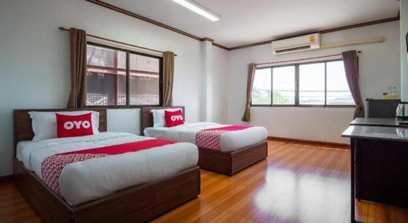 Oyo 836 Pk Residence Sattahip Exterior foto