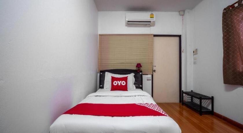 Oyo 836 Pk Residence Sattahip Exterior foto